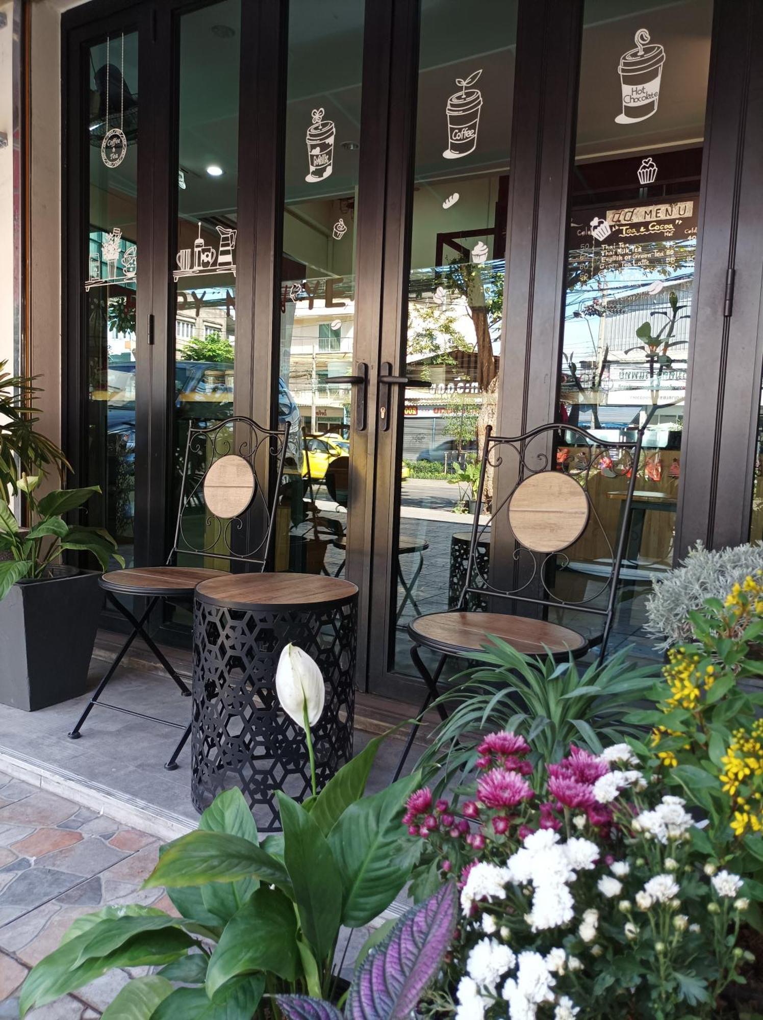 Double D Rooms & Cafe Banguecoque Exterior foto