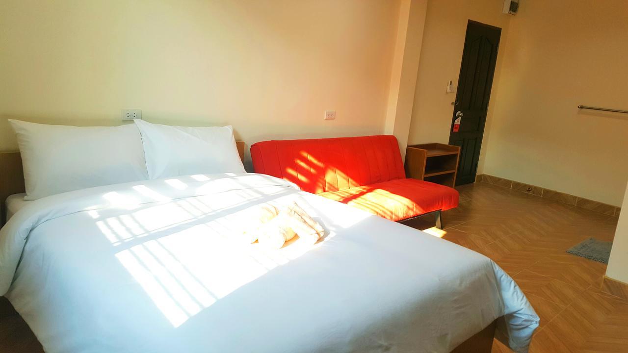Double D Rooms & Cafe Banguecoque Exterior foto