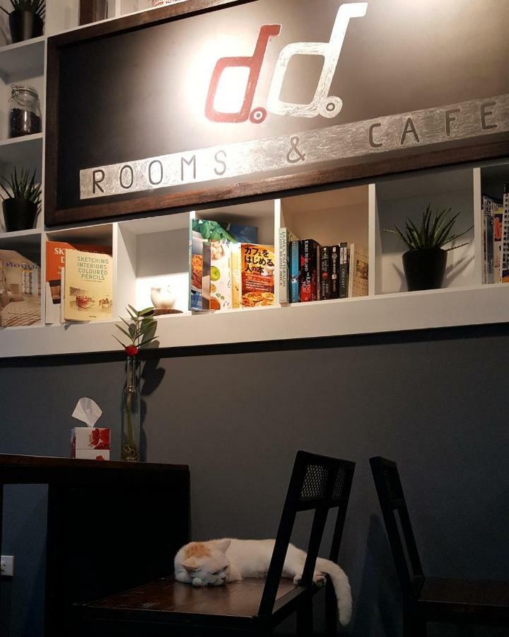 Double D Rooms & Cafe Banguecoque Exterior foto